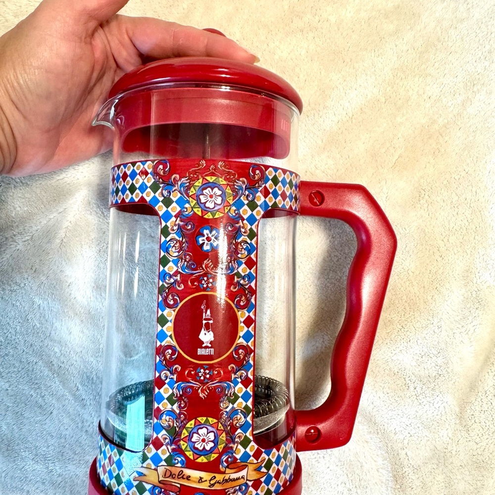 Dolce & Gabbana Vibrant Red French Press NWT.